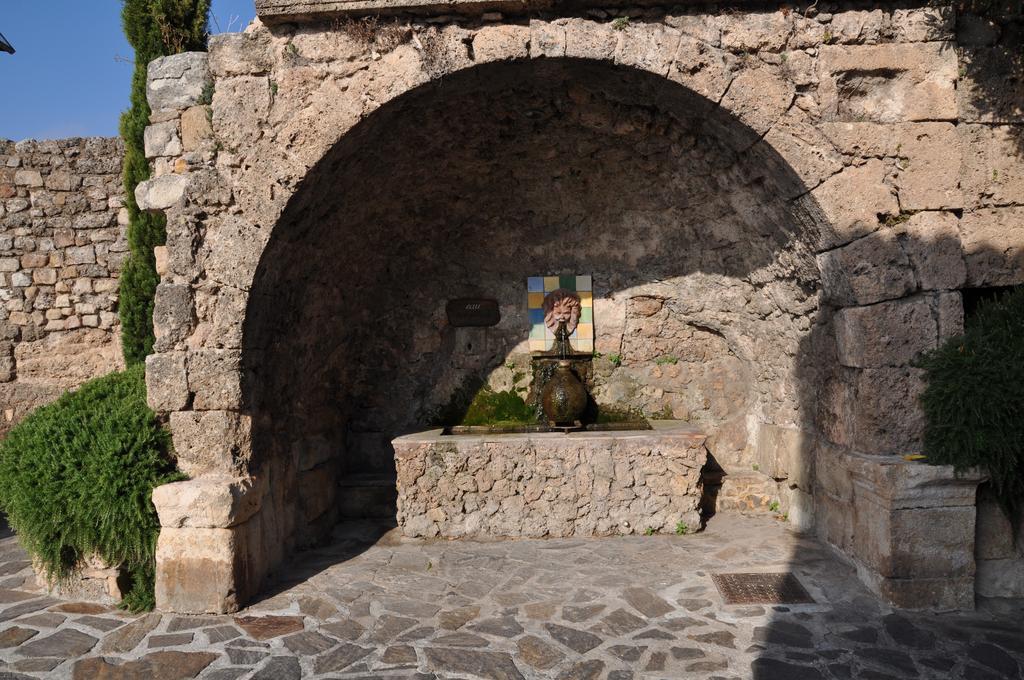 Отель Le Logis Du Guetteur Les Arcs-sur-Argens Экстерьер фото