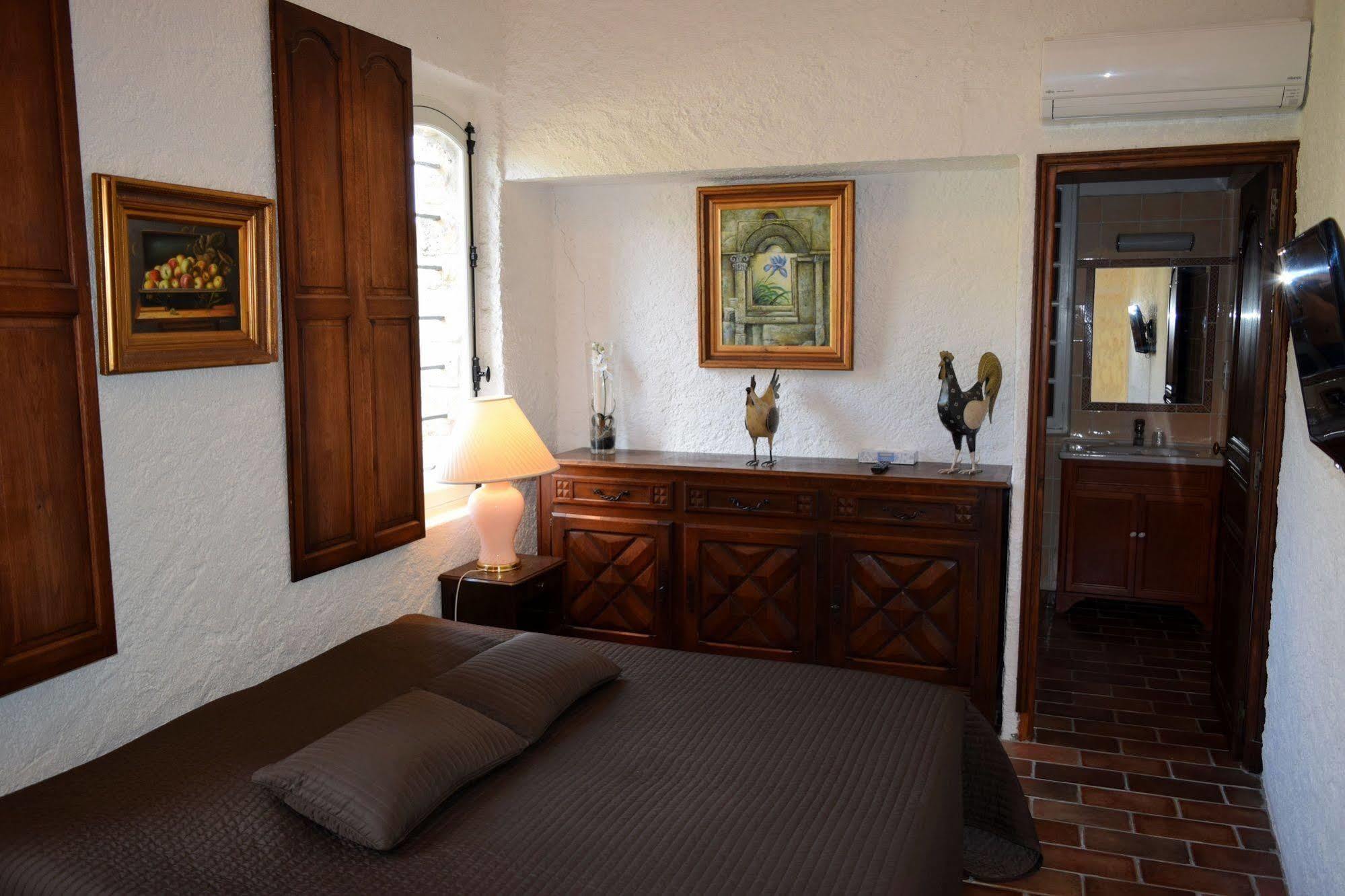 Отель Le Logis Du Guetteur Les Arcs-sur-Argens Экстерьер фото